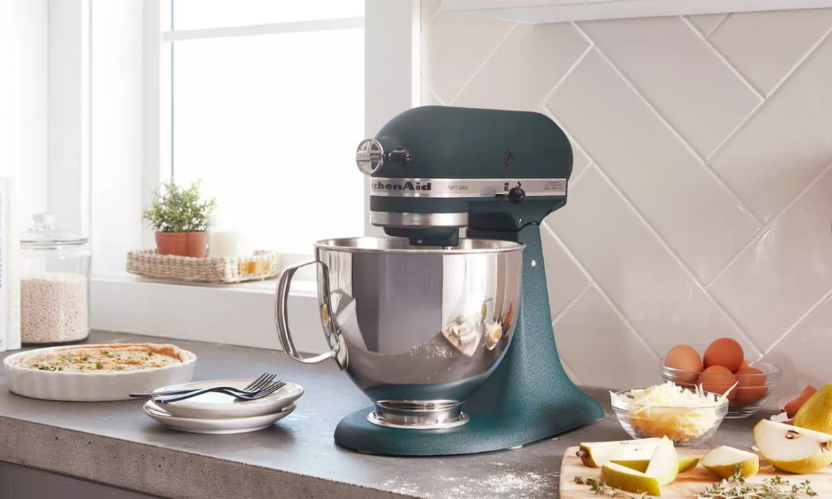 Aucma 6.2L Stand Mixer, Your Culinary Companion for Baking Success