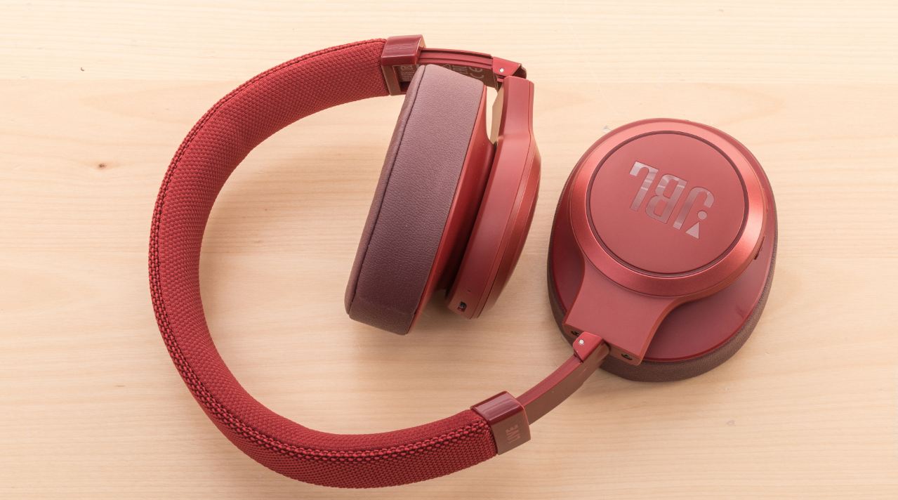 JBL Live 500BT, A Comprehensive Review of the Wireless Over-Ear Headphones