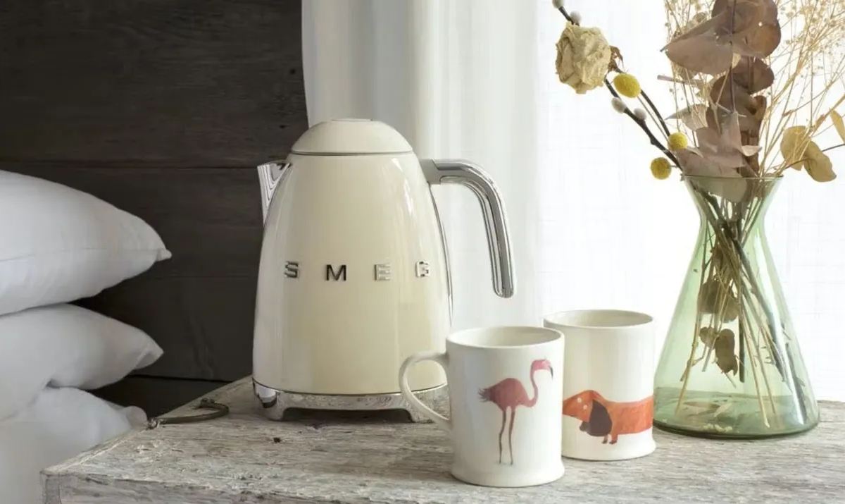 Smeg KLF03 Kettle, A Timeless Design with Modern Features