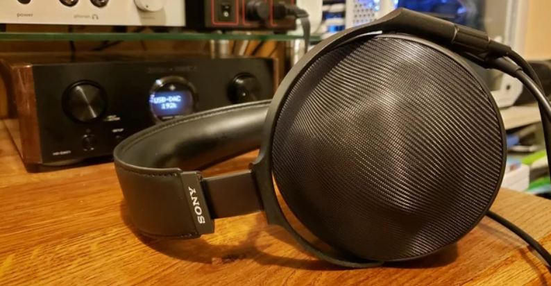 Sony MDR-Z1R, A Deep Dive into Flagship Audio Excellence