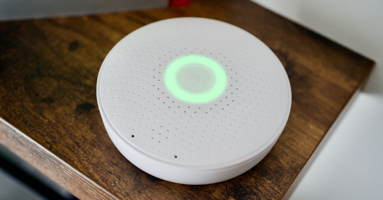 Airthings Wave Plus: Your Comprehensive Guide to Indoor Air Quality Monitoring and Radon Detection - Amazing Gadgets Outlet
