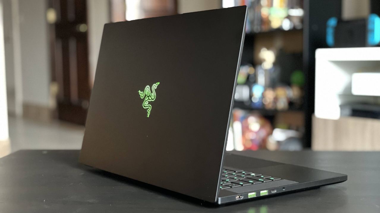 Razer Blade 15 Advanced: Unlocking the Ultimate Gaming Experience - Amazing Gadgets Outlet