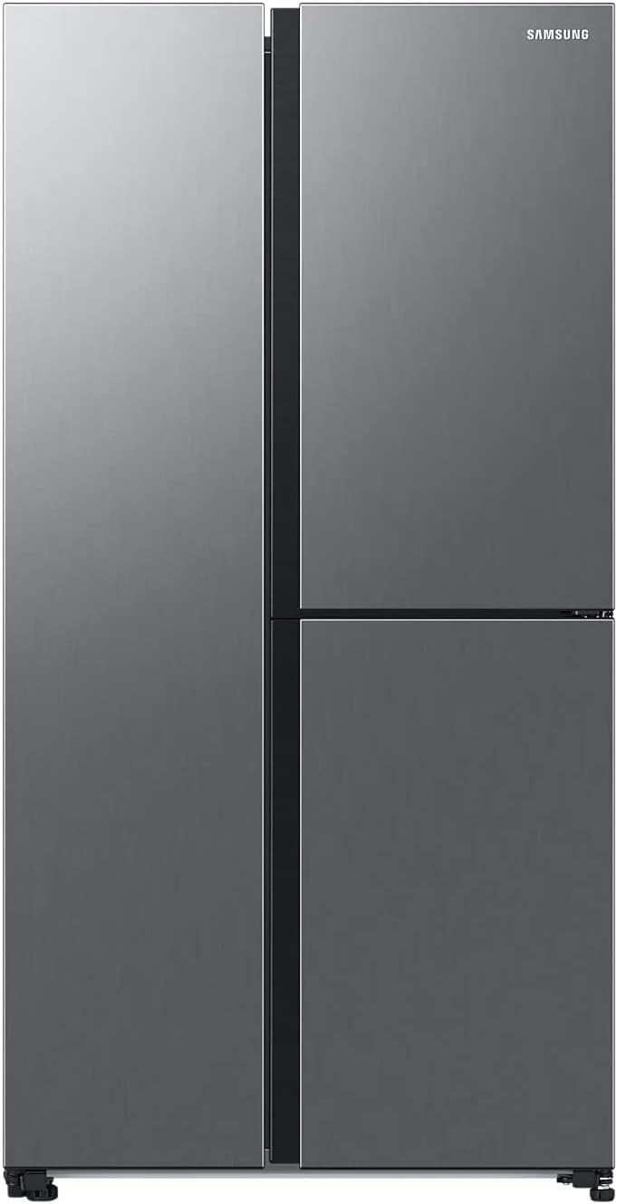 RS8000 9 Series American Style Fridge Freezer with Beverage Center™ and Metal Cooling.