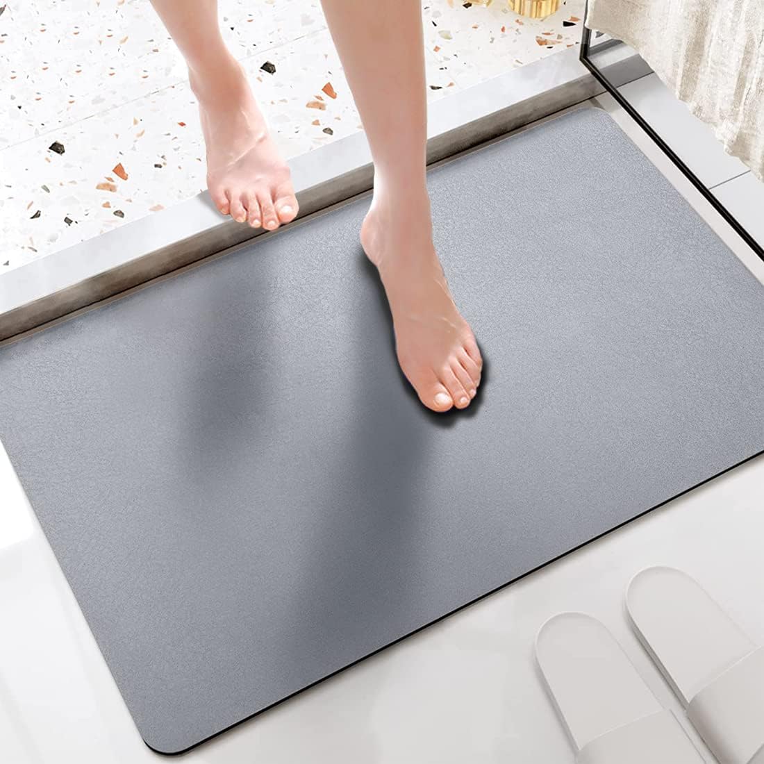 ROFMAPLE Bath Mat Bathroom Rug, Water Absorbent and Non-Slip Bathroom Mat, Rubber Backing Carpet, Washable Quick Dry Bath Mats for Bathroom Floor, Bathtub, Shower Room, 40 x 60cm, Grey.