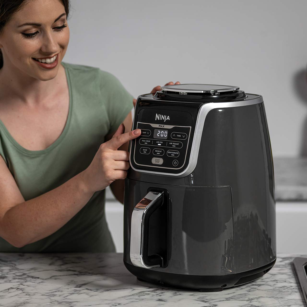 Ninja Air Fryer MAX, 5.2L, 6 - in - 1, Uses No Oil, Air Fry, Max Crisp, Roast, Bake, Reheat, Dehydrate, Family Size, Digital, Cook From Frozen, Non - Stick, Dishwasher Safe Basket, Grey & Black, AF160UK - Amazing Gadgets Outlet