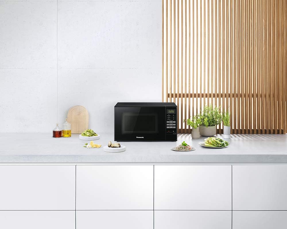 Panasonic NN - E28JBMBPQ Compact Solo Microwave Oven with Turntable, 800 W, 20 Litres, Black, One Size - Amazing Gadgets Outlet