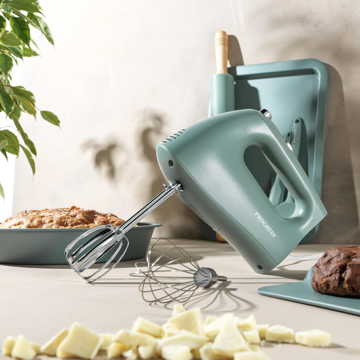 Progress EK5233PTEAL Go Bake! Hand Mixer – Electric Baking Whisk with 5 Speed Settings, 2 Stainless Steel Mixing Beaters & Dough Hooks, Cake Mixer with Eject Function for Easy Cleaning, 250W, Teal - Amazing Gadgets Outlet