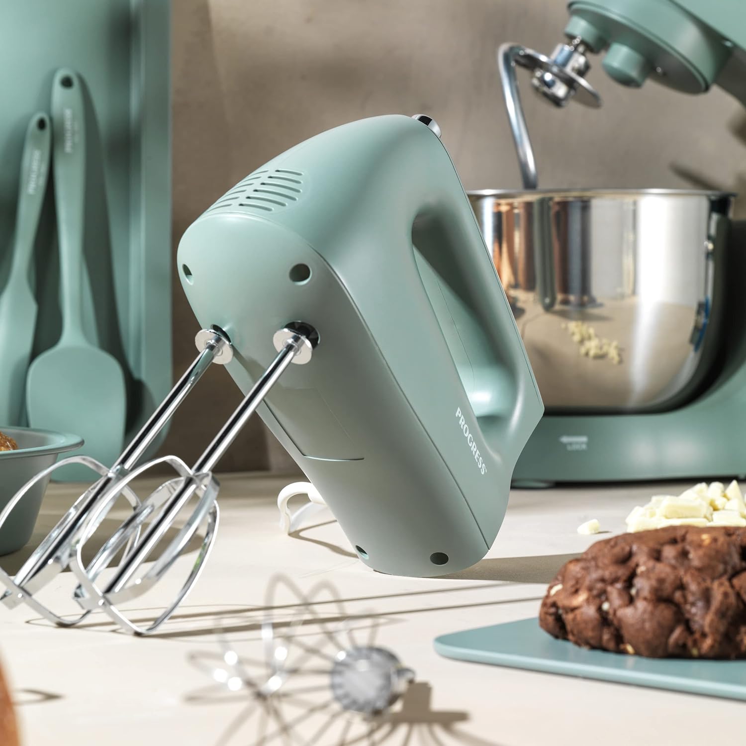 Progress EK5233PTEAL Go Bake! Hand Mixer – Electric Baking Whisk with 5 Speed Settings, 2 Stainless Steel Mixing Beaters & Dough Hooks, Cake Mixer with Eject Function for Easy Cleaning, 250W, Teal - Amazing Gadgets Outlet