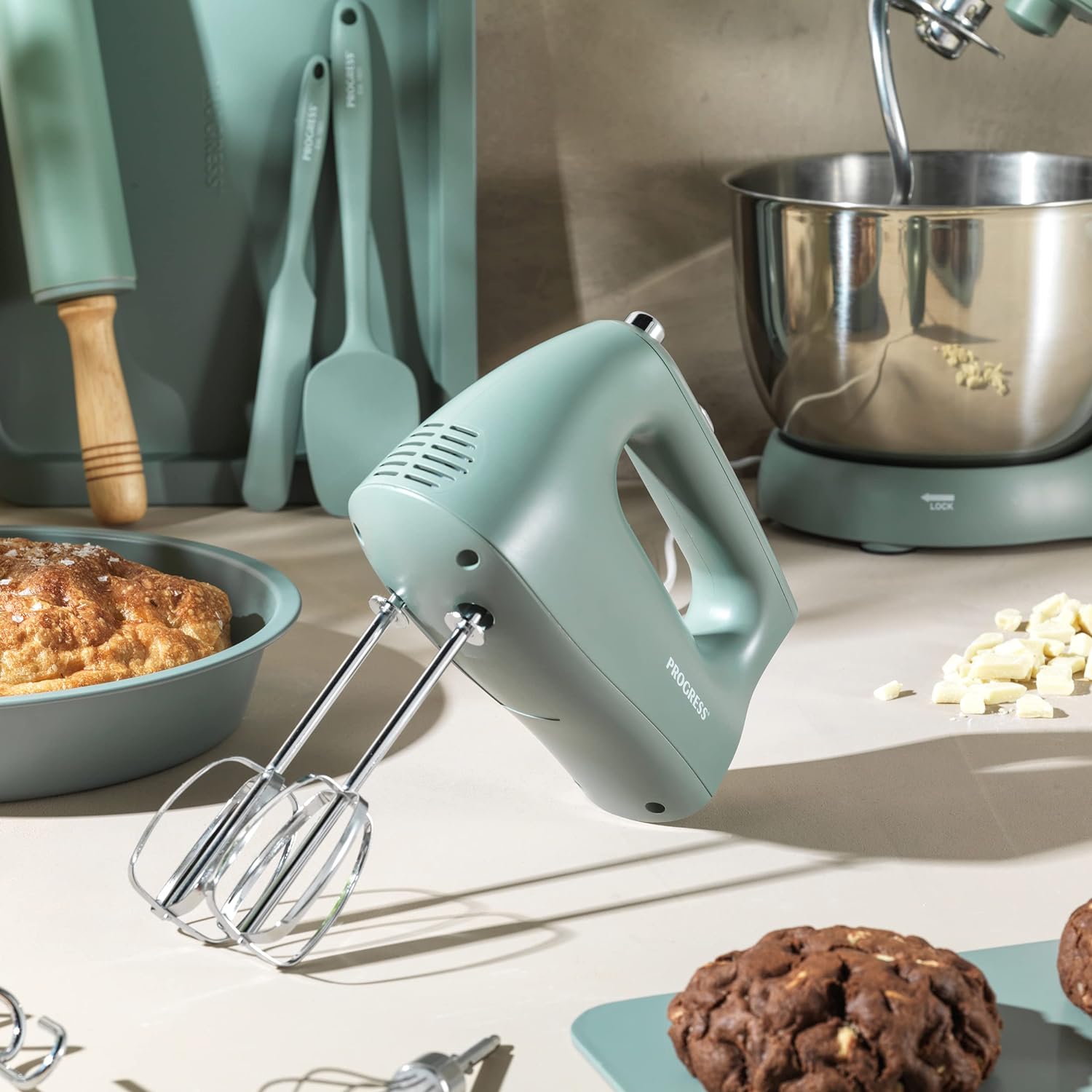 Progress EK5233PTEAL Go Bake! Hand Mixer – Electric Baking Whisk with 5 Speed Settings, 2 Stainless Steel Mixing Beaters & Dough Hooks, Cake Mixer with Eject Function for Easy Cleaning, 250W, Teal - Amazing Gadgets Outlet