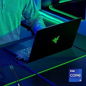 Razer Blade 15 - 15,6 Inch Gaming - Laptop - Nvidia GeForce RTX 4070 - Intel Core i7 - 13800H - 15,6" QHD - Display with 240Hz (16GB DDR5 RAM & 1TB PCIe Harddrive aluminium casing) UK - Layout | Black - Amazing Gadgets Outlet