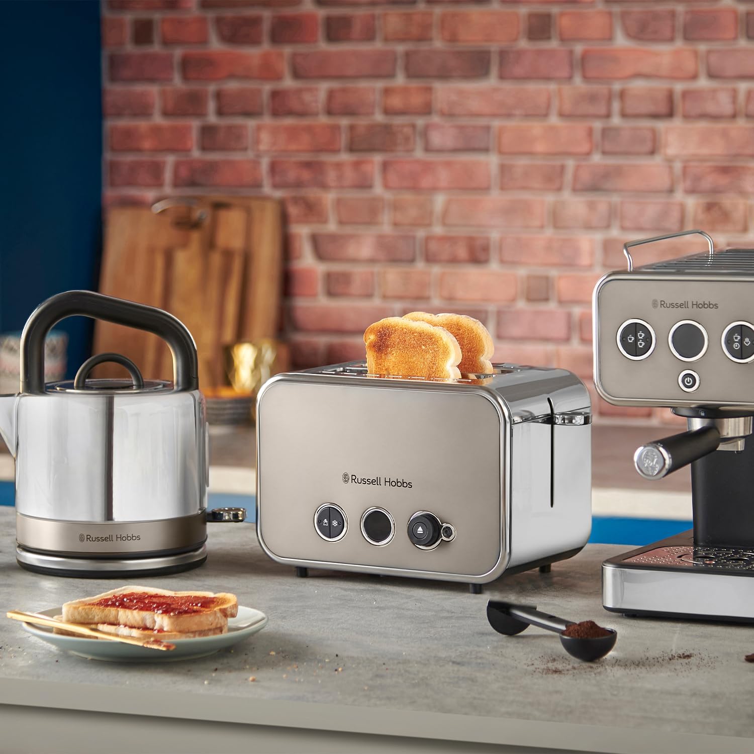 Russell Hobbs 2 Slice Distinctions Toaster (Countdown to ready, Extra wide & long slots, 6 Browning levels & Defrost/Reheat/Cancel, Lift & Look feature, 1600W, Stainless Steel & Titanium) 26432 - Amazing Gadgets Outlet