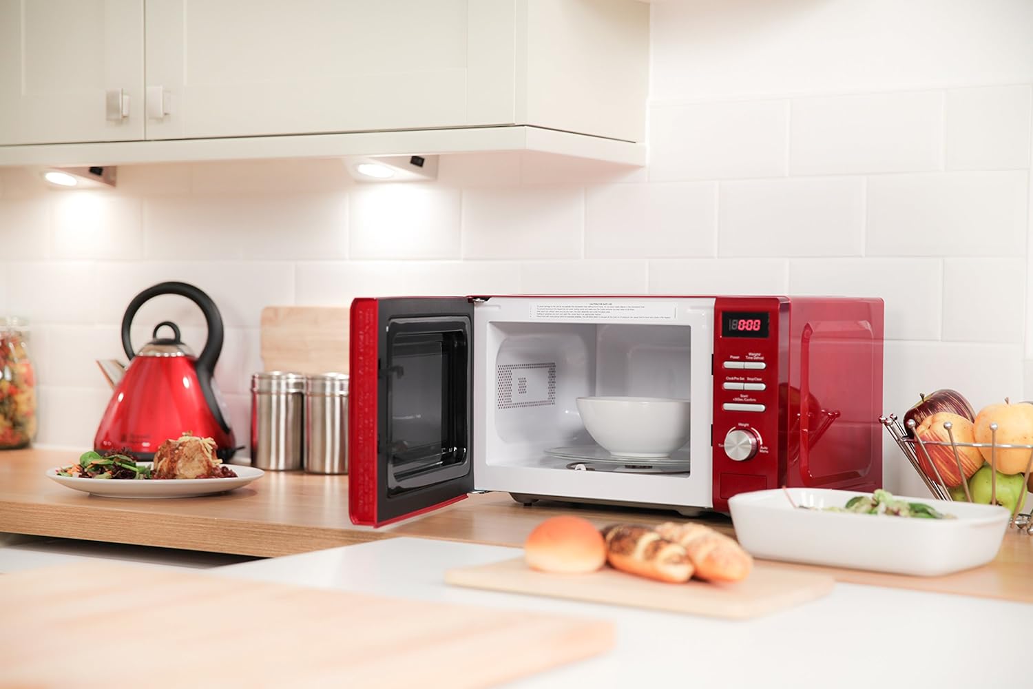 Russell Hobbs RHM2064R 20 Litre 800 W Red Digital Heritage Microwave with 5 Power Levels, Automatic and Weighted Defrost Settings, 8 Auto Cook Menus, Clock & Timer, Easy Clean - Amazing Gadgets Outlet