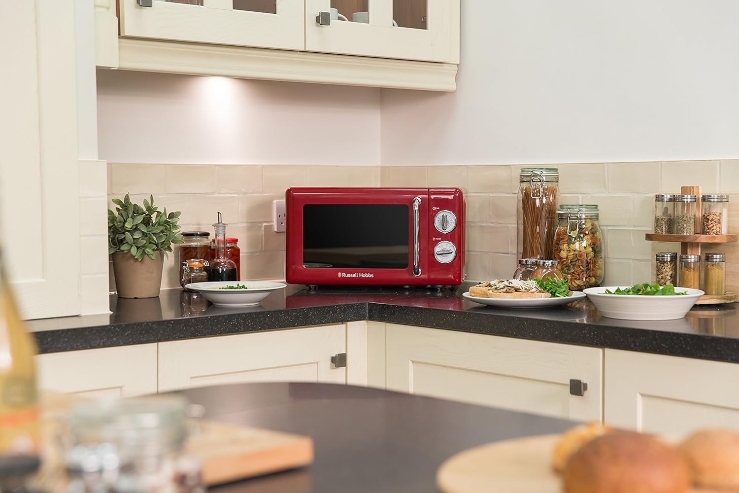 Russell Hobbs RHRETMM705R - N 17 L 700 W Red Compact Retro Solo Manual Microwave with 5 Power Levels, Timer, Defrost Setting, Easy Clean - Amazing Gadgets Outlet