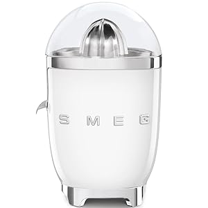 Smeg CJF01CRUK Retro 50's Style Citrus Juicer with Lid, Stainless Steel Reamer and Strainer, Anti - Drip Spout, Cream - Amazing Gadgets Outlet