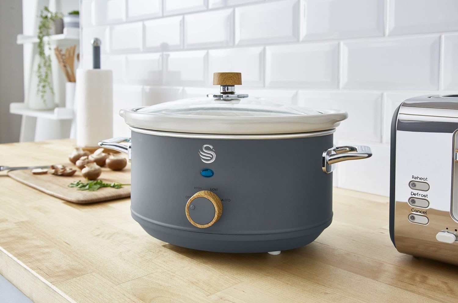 Swan SF17021GRYN Nordic Slow Cooker with 3 Temperature Settings, Keep Warm Function, 3.5L, 200W, Grey - Amazing Gadgets Outlet