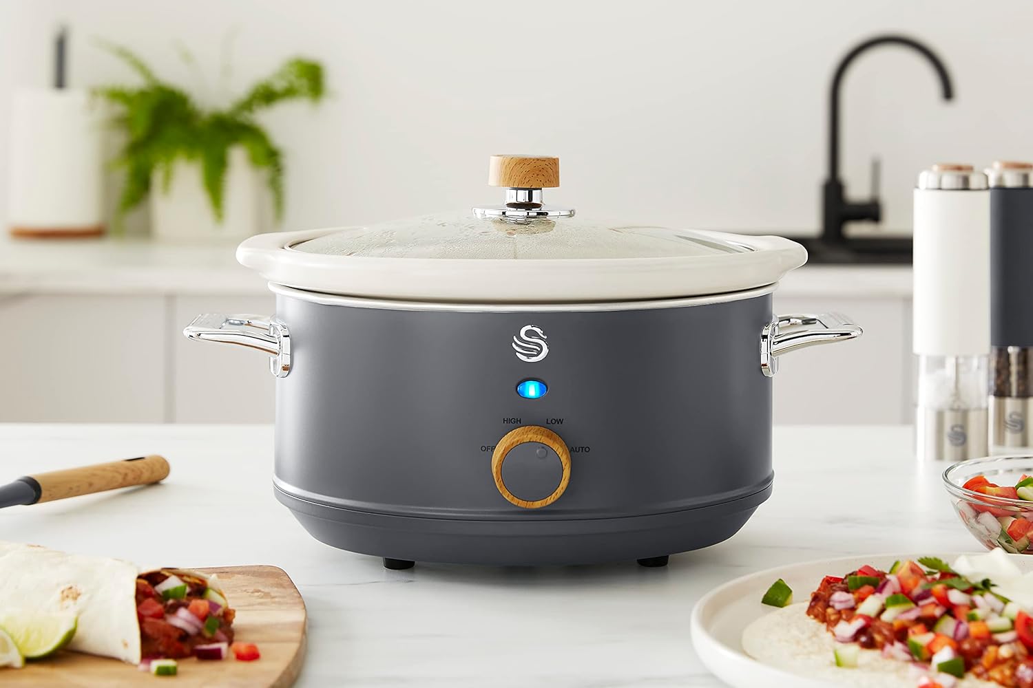 Swan SF17021GRYN Nordic Slow Cooker with 3 Temperature Settings, Keep Warm Function, 3.5L, 200W, Grey - Amazing Gadgets Outlet