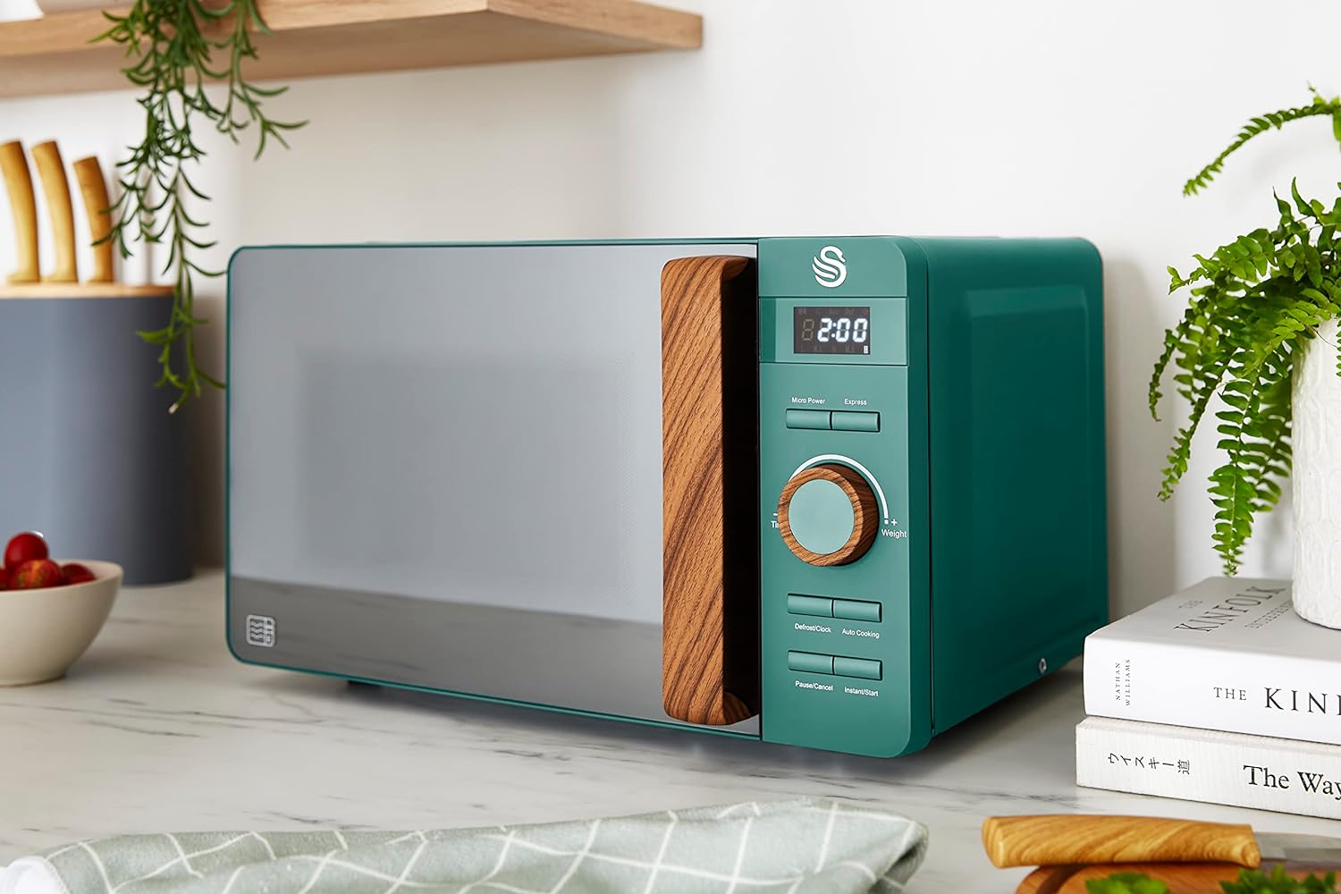 Swan SM22036LGREN Nordic LED Digital Microwave with Glass Turntable, 6 Power Levels & Defrost Setting, 20L, 800W, Green - Amazing Gadgets Outlet