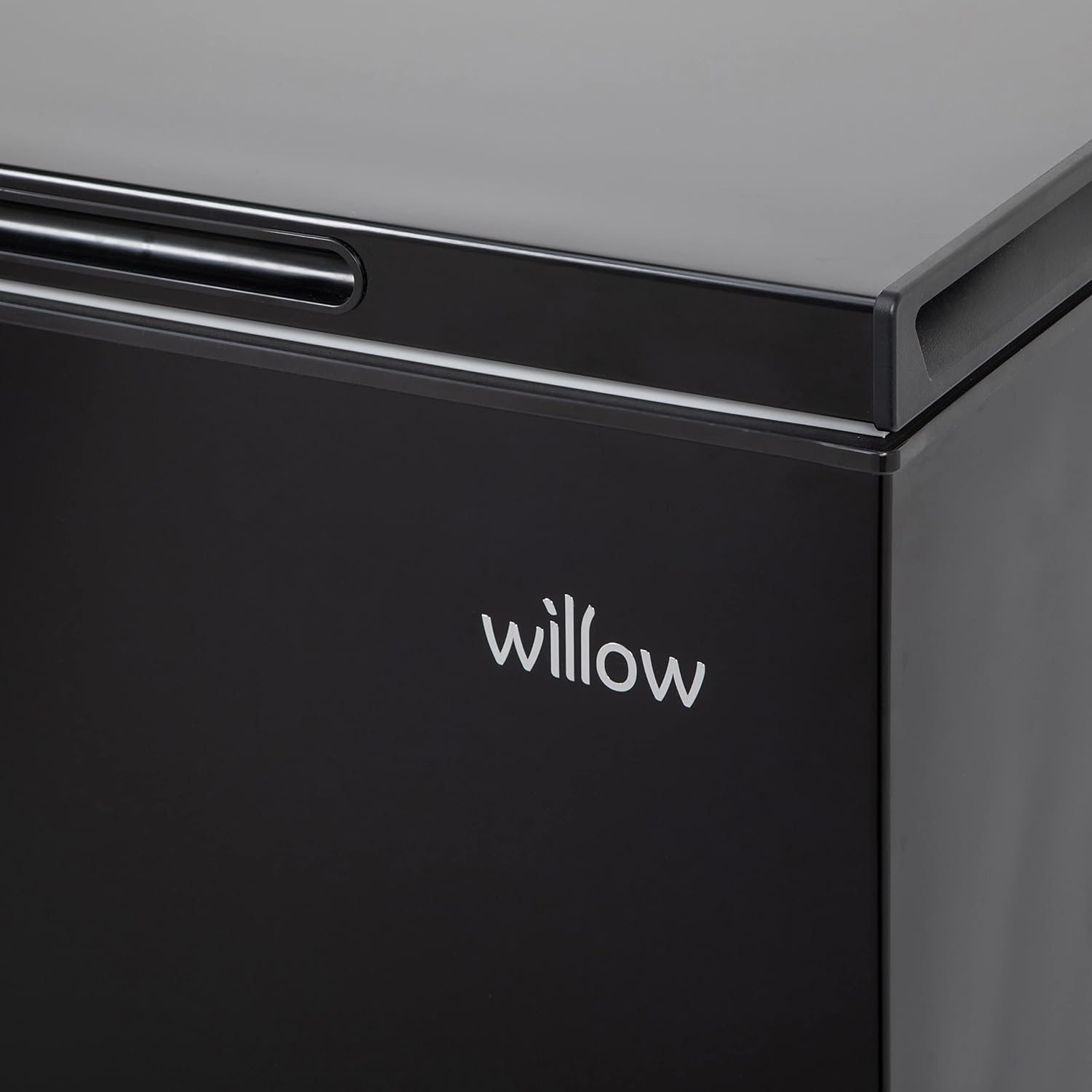 Willow W99CFB Freestanding 99L Chest Freezer with Removable Storage Basket, Suitable for Outbuildings and Garages, 4* Freezer Rating - Black - Amazing Gadgets Outlet